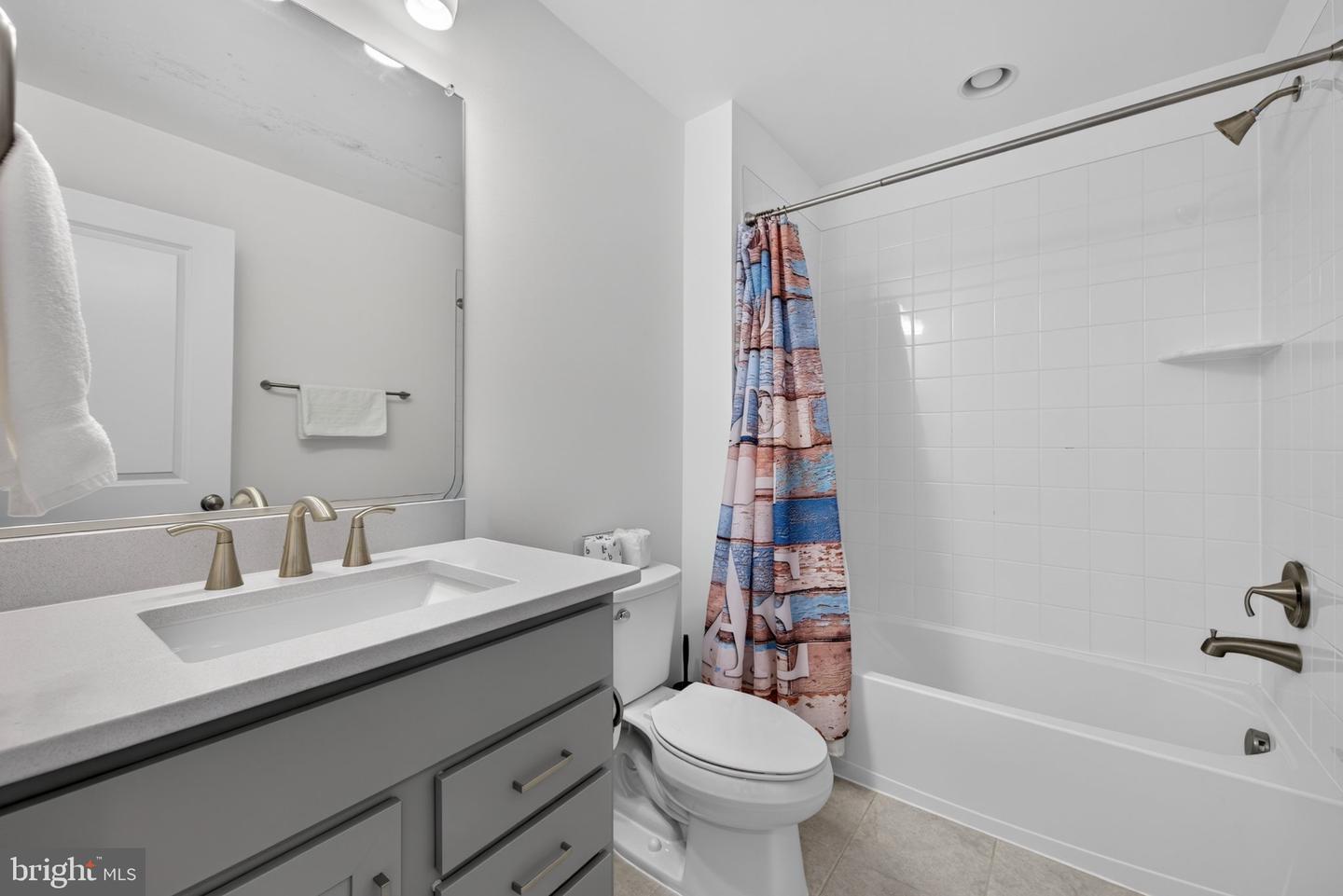 360 Lake Front Dr #j002 Property Photo 61