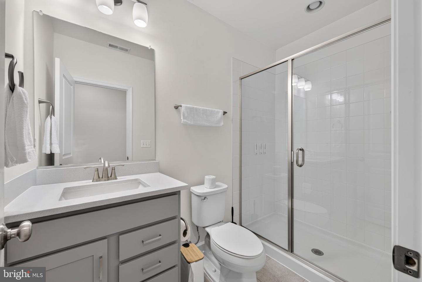 360 Lake Front Dr #j002 Property Photo 74