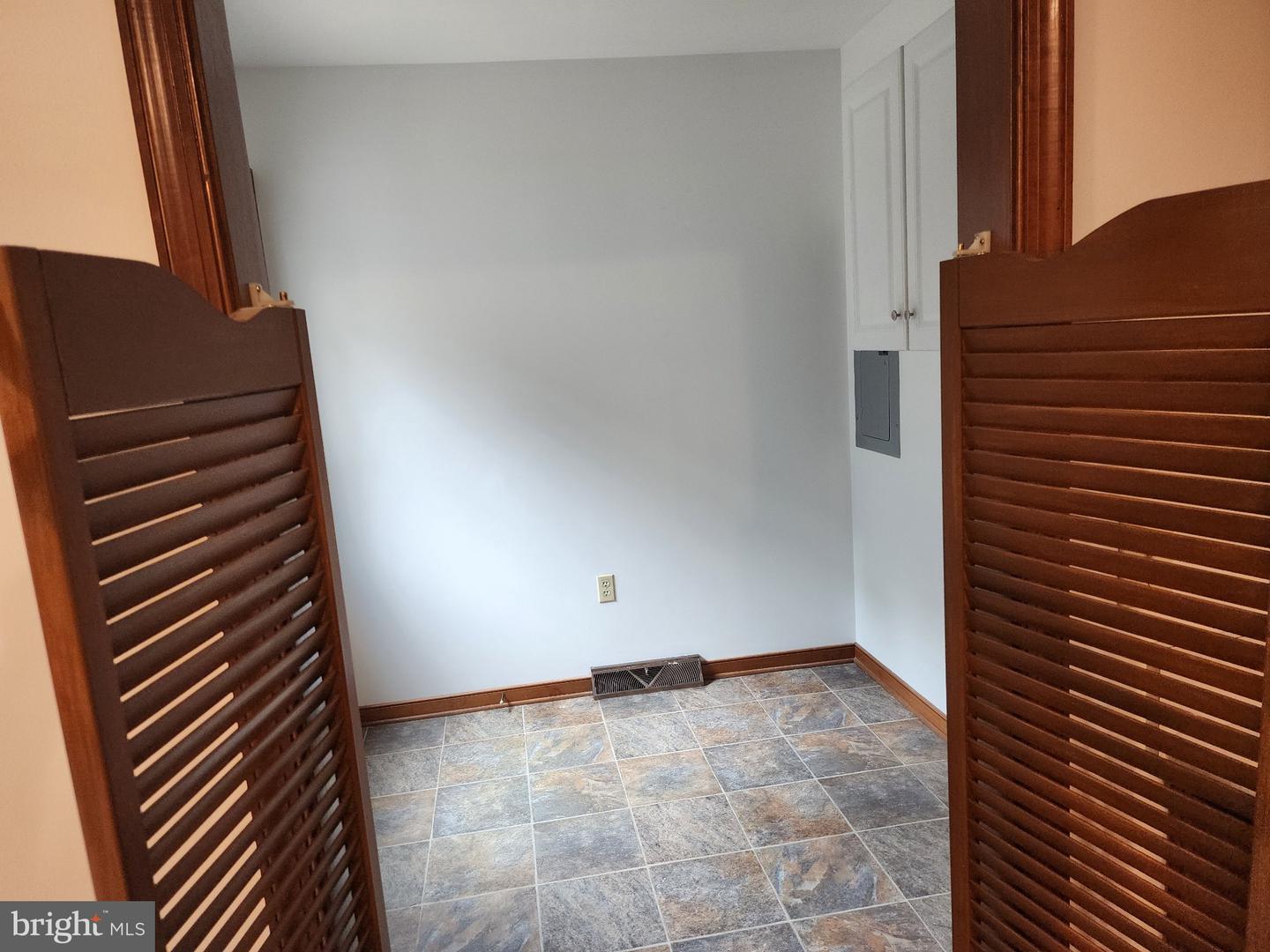 652 Jackson Rd Property Photo 8
