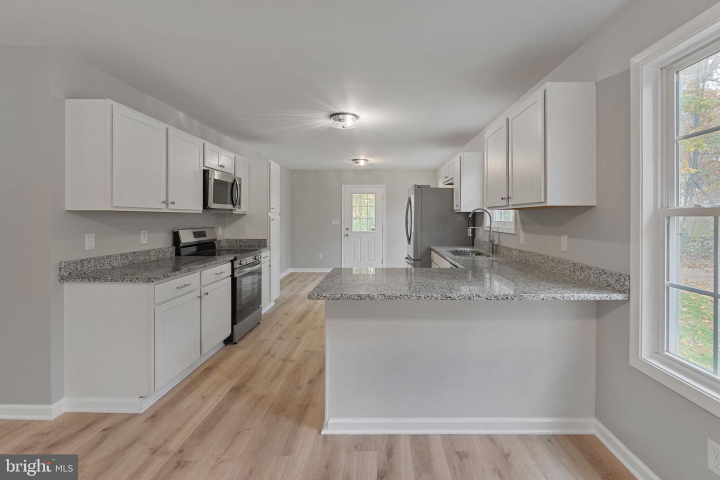 18 Ellis Ln Property Photo 15