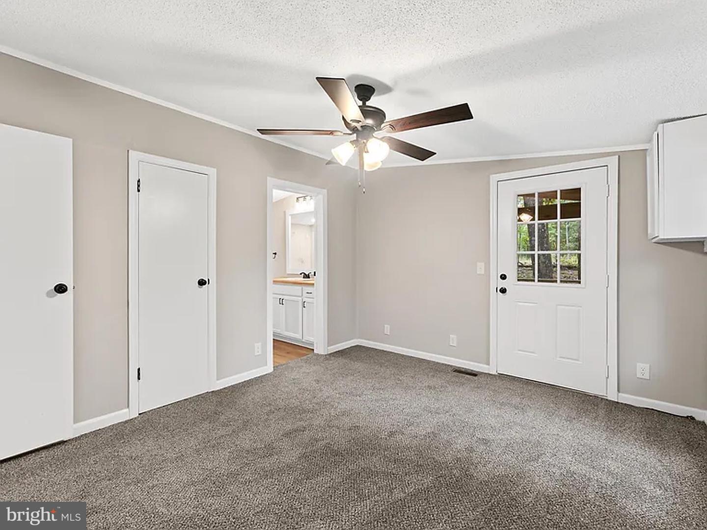 1103 Lasley Ln Property Photo 6