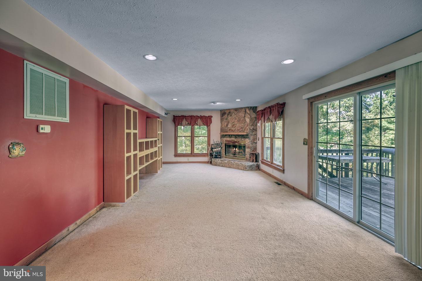 46 Fir Cir Property Photo 5