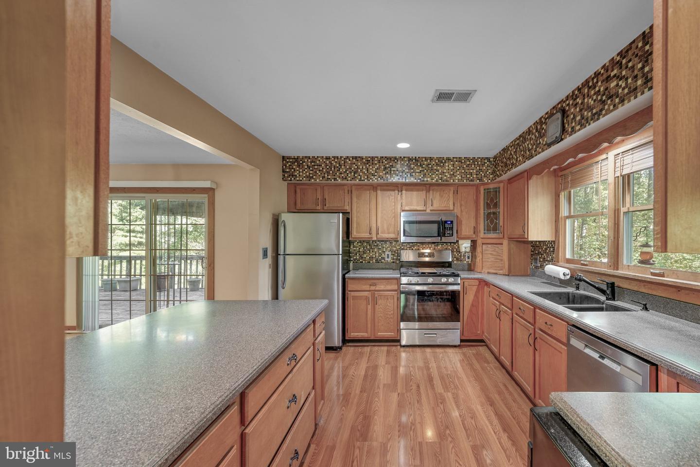 46 Fir Cir Property Photo 8