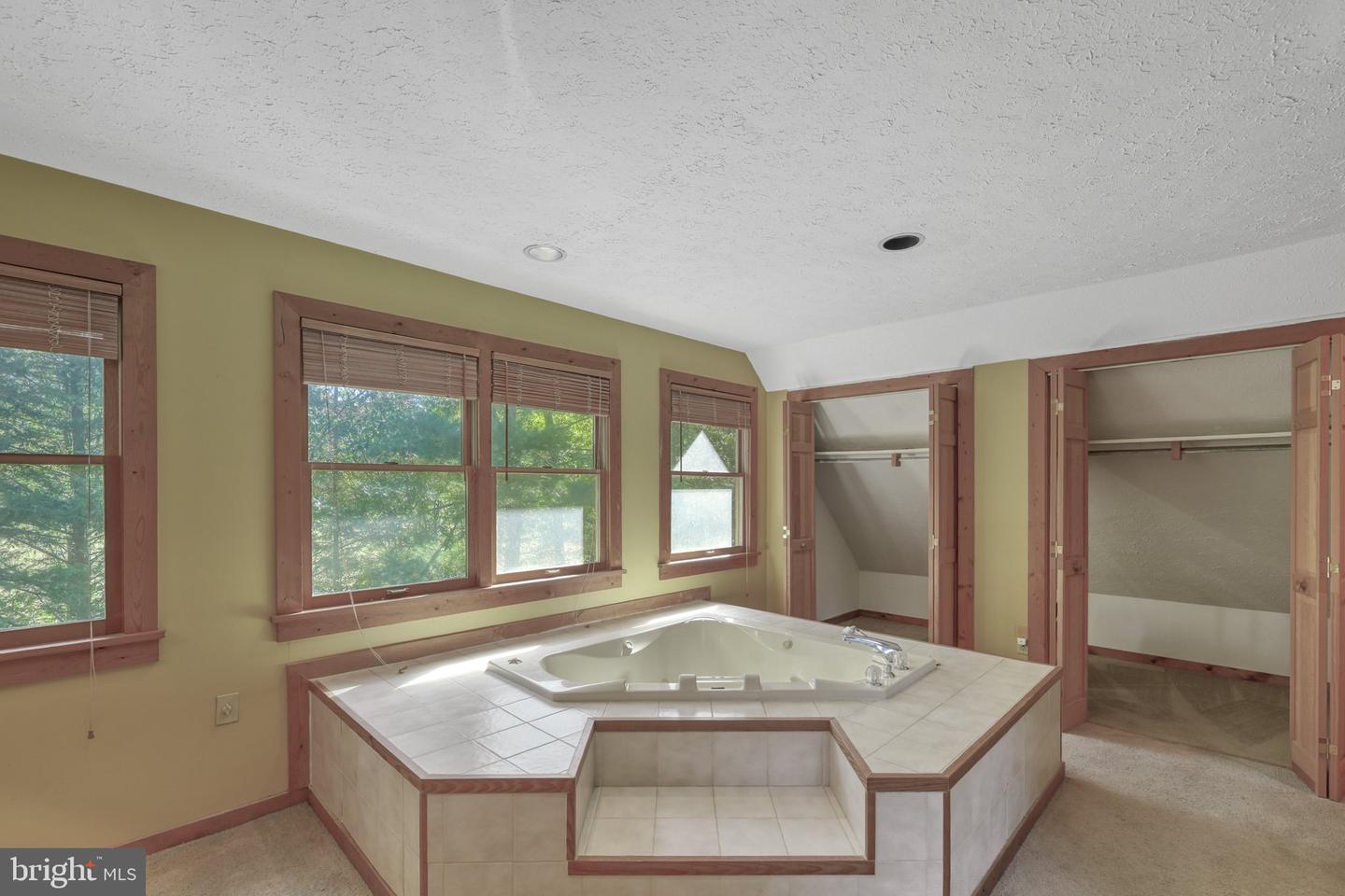 46 Fir Cir Property Photo 13