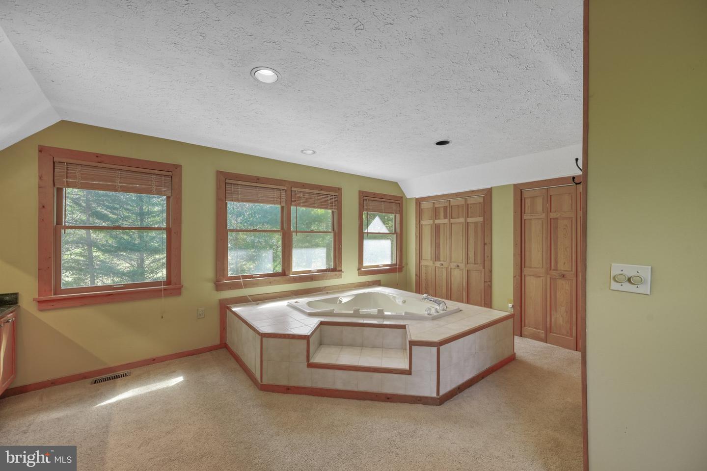 46 Fir Cir Property Photo 14