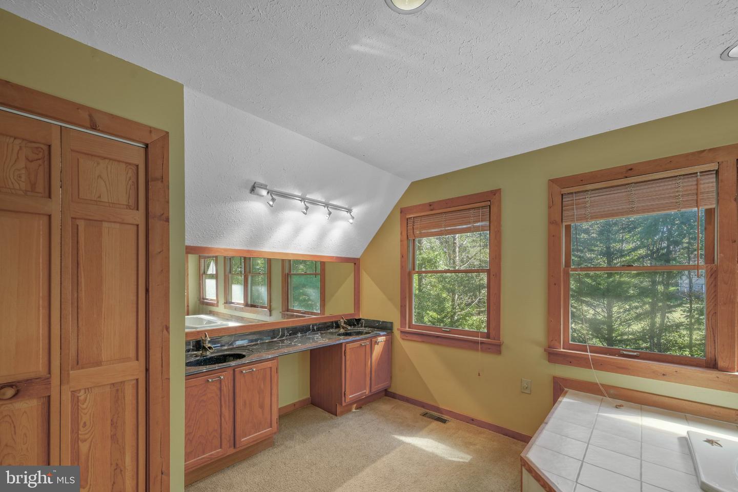 46 Fir Cir Property Photo 16