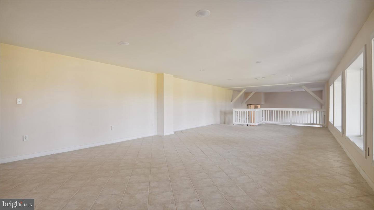 15 - Unit B E Federal St Property Photo 9