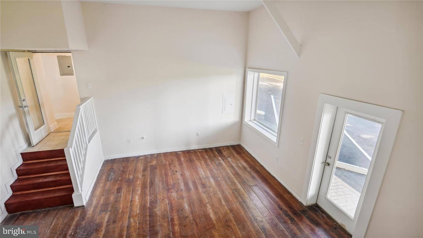 15 - Unit B E Federal St Property Photo 12