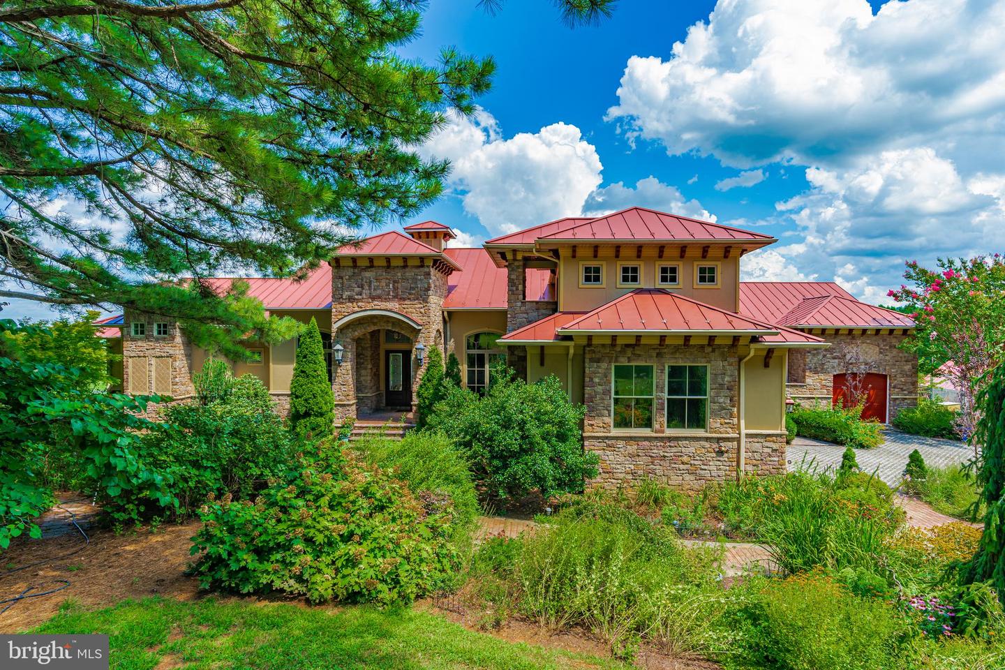 38780 Chelten Ln Property Photo 1