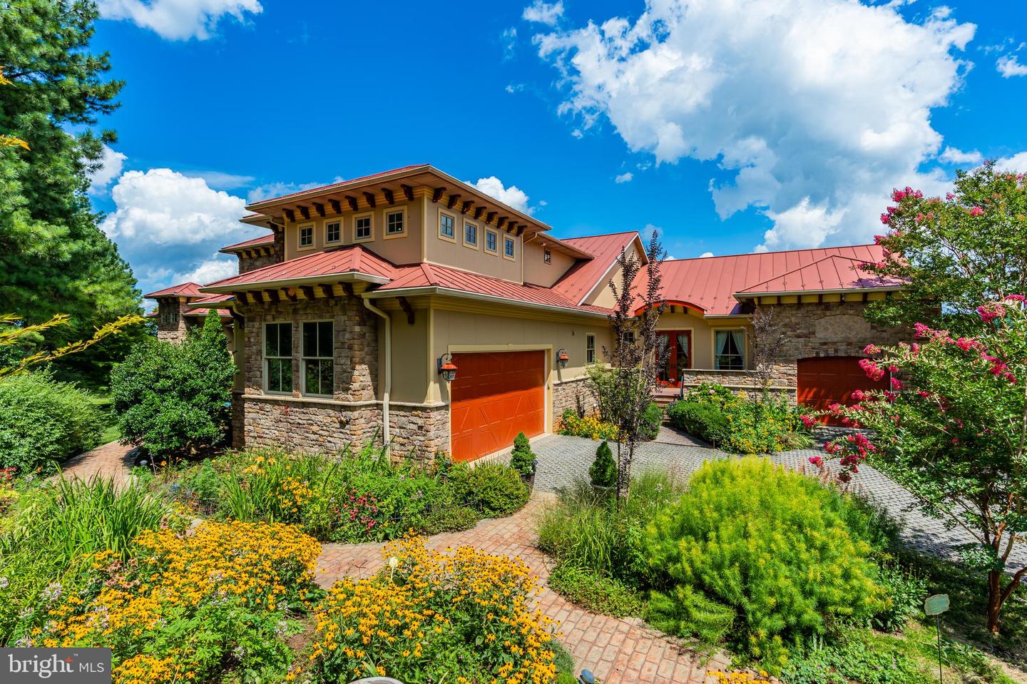 38780 Chelten Ln Property Photo 4