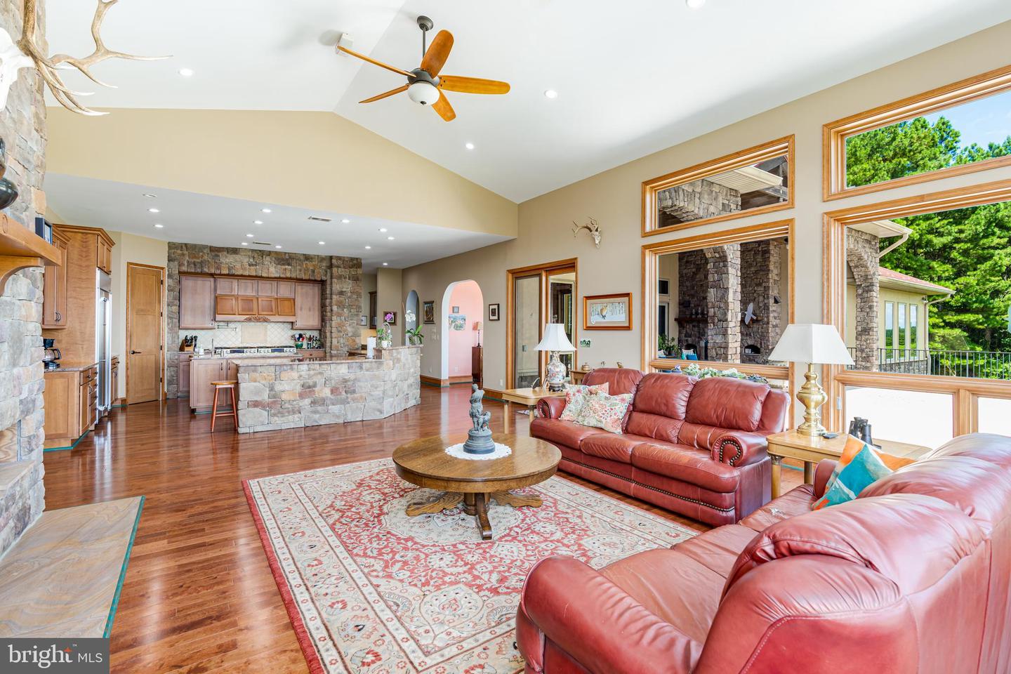 38780 Chelten Ln Property Photo 21