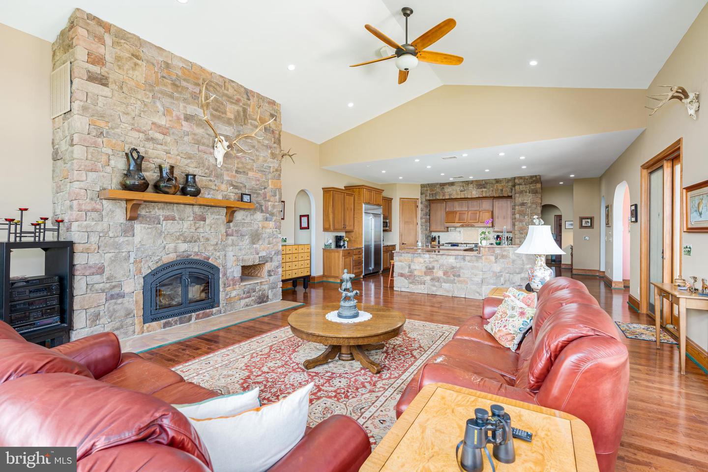 38780 Chelten Ln Property Photo 22