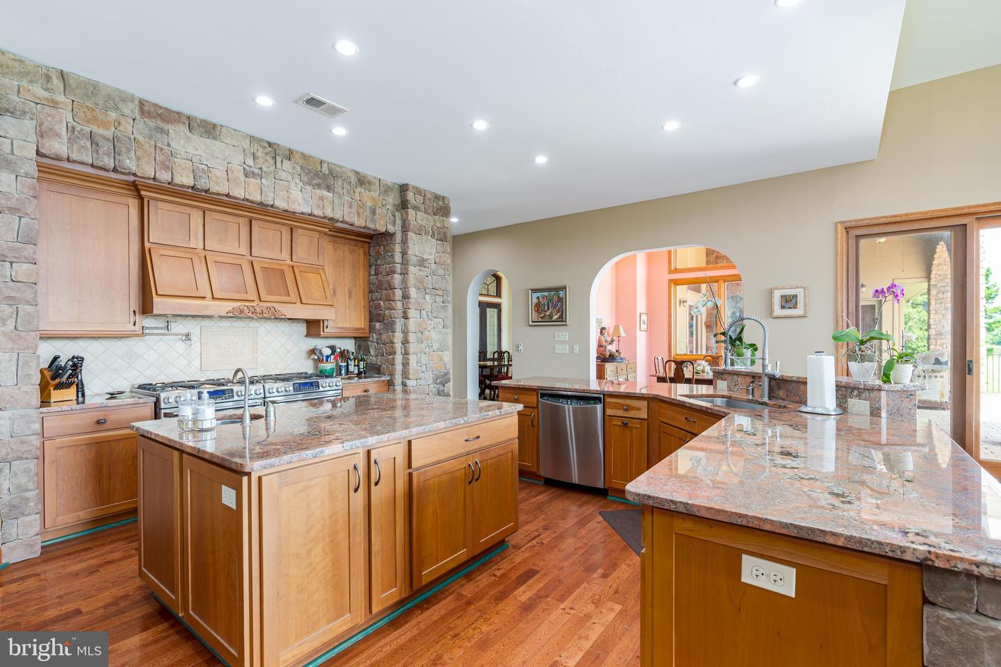 38780 Chelten Ln Property Photo 24