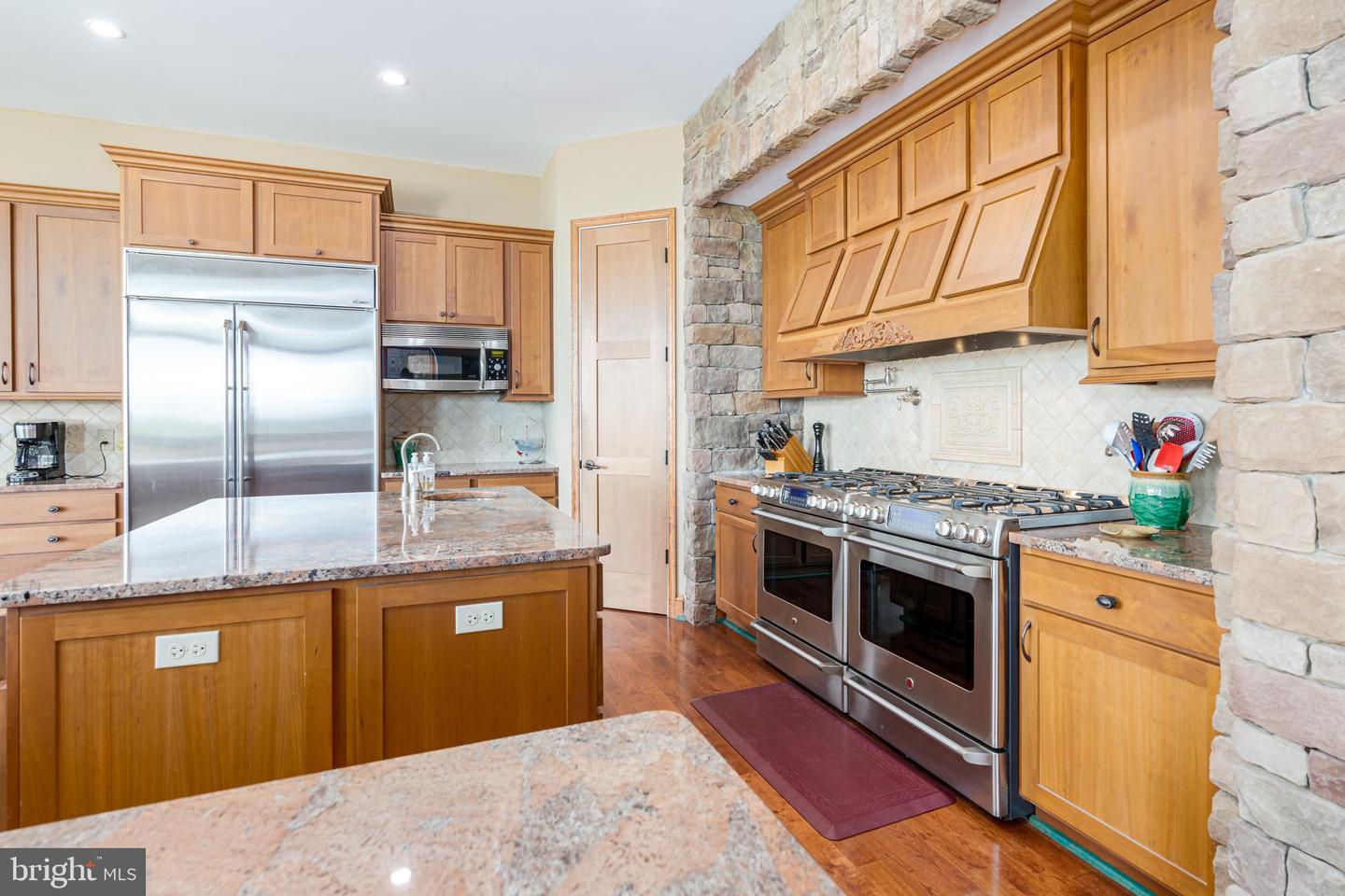 38780 Chelten Ln Property Photo 28
