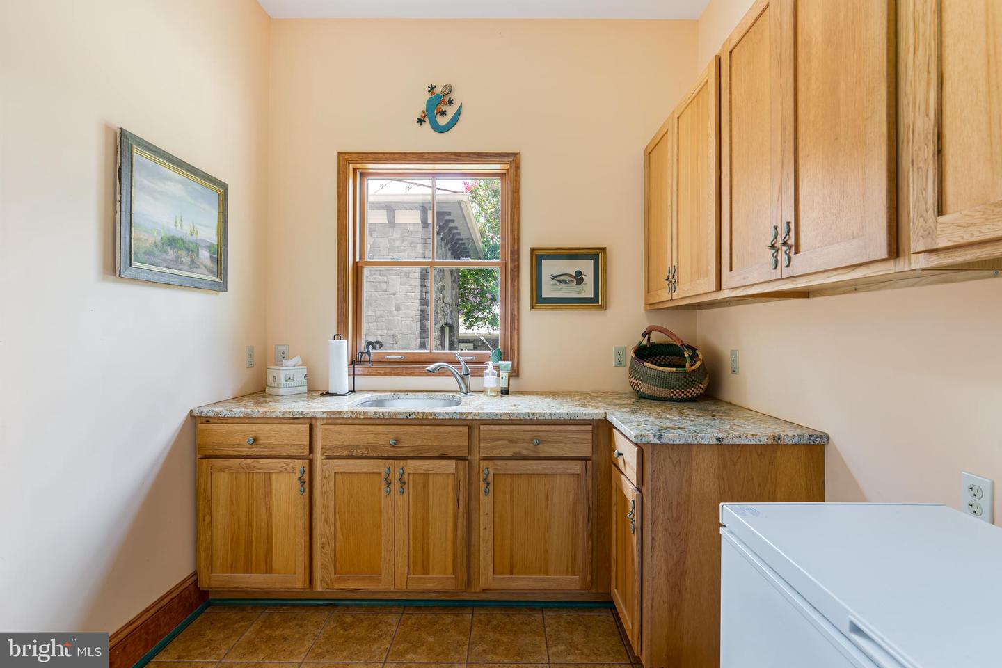 38780 Chelten Ln Property Photo 34