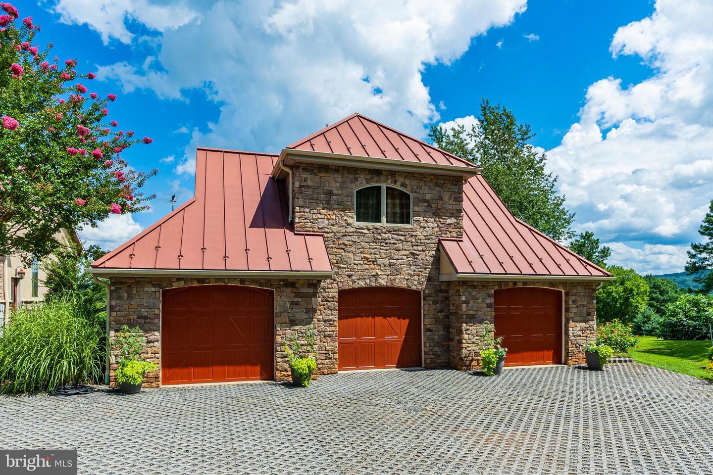 38780 Chelten Ln Property Photo 73