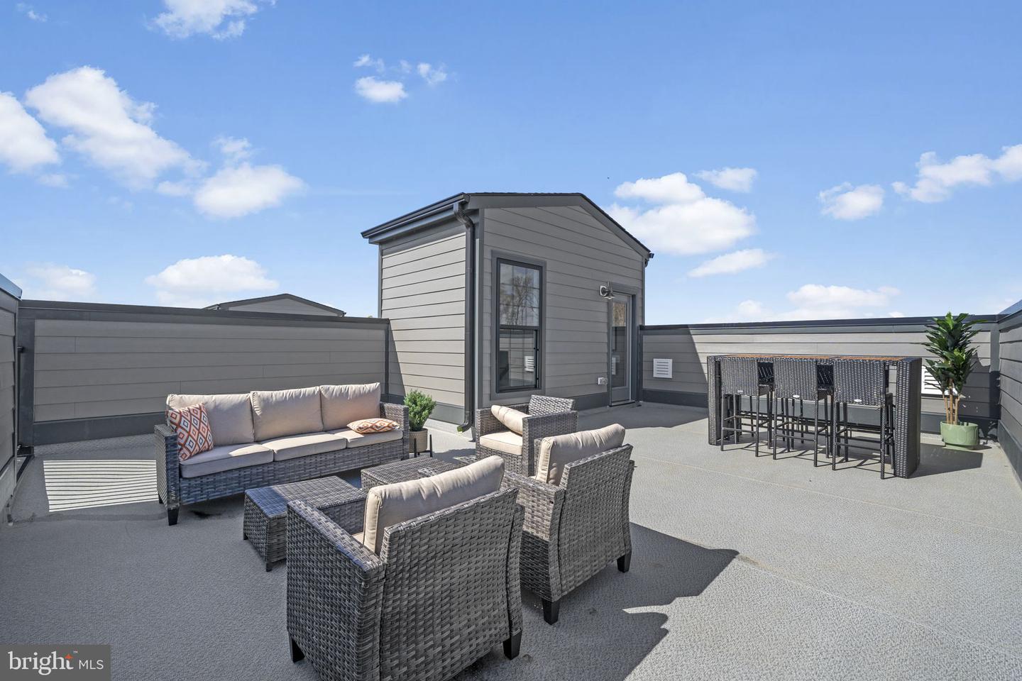 20274 Newfoundland Sq Property Photo