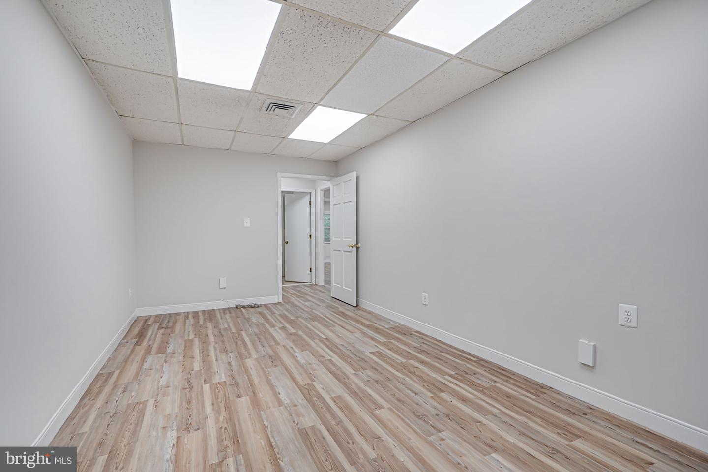 107 E Holly Ave #13 Property Photo 12