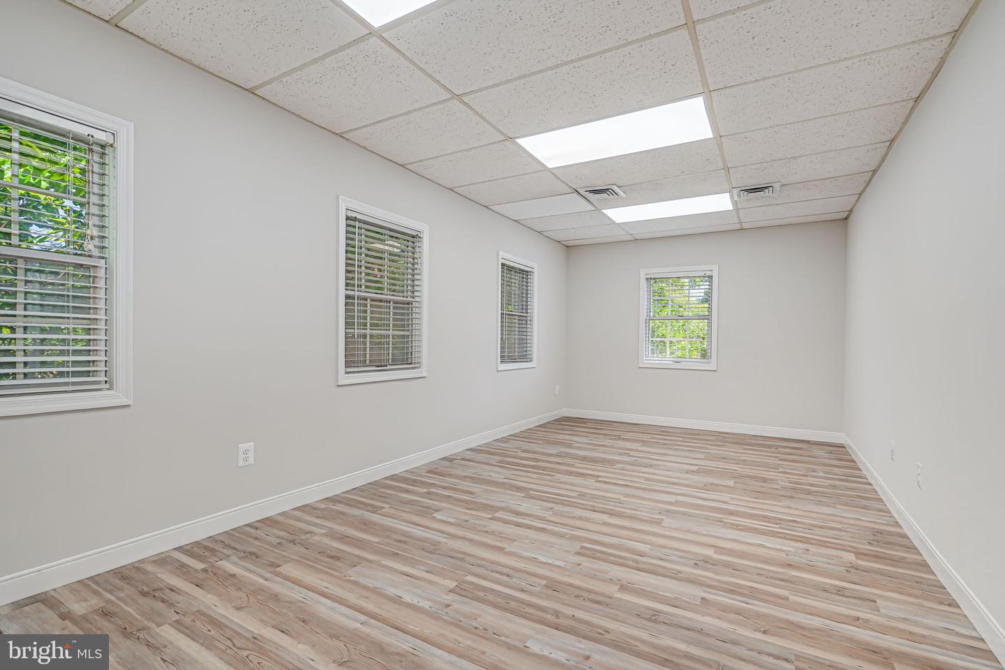 107 E Holly Ave #13 Property Photo 13
