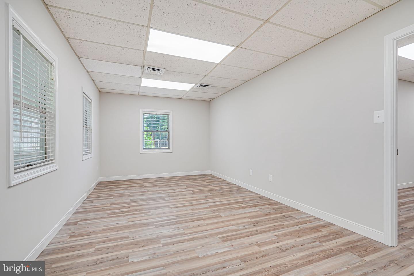 107 E Holly Ave #13 Property Photo 17