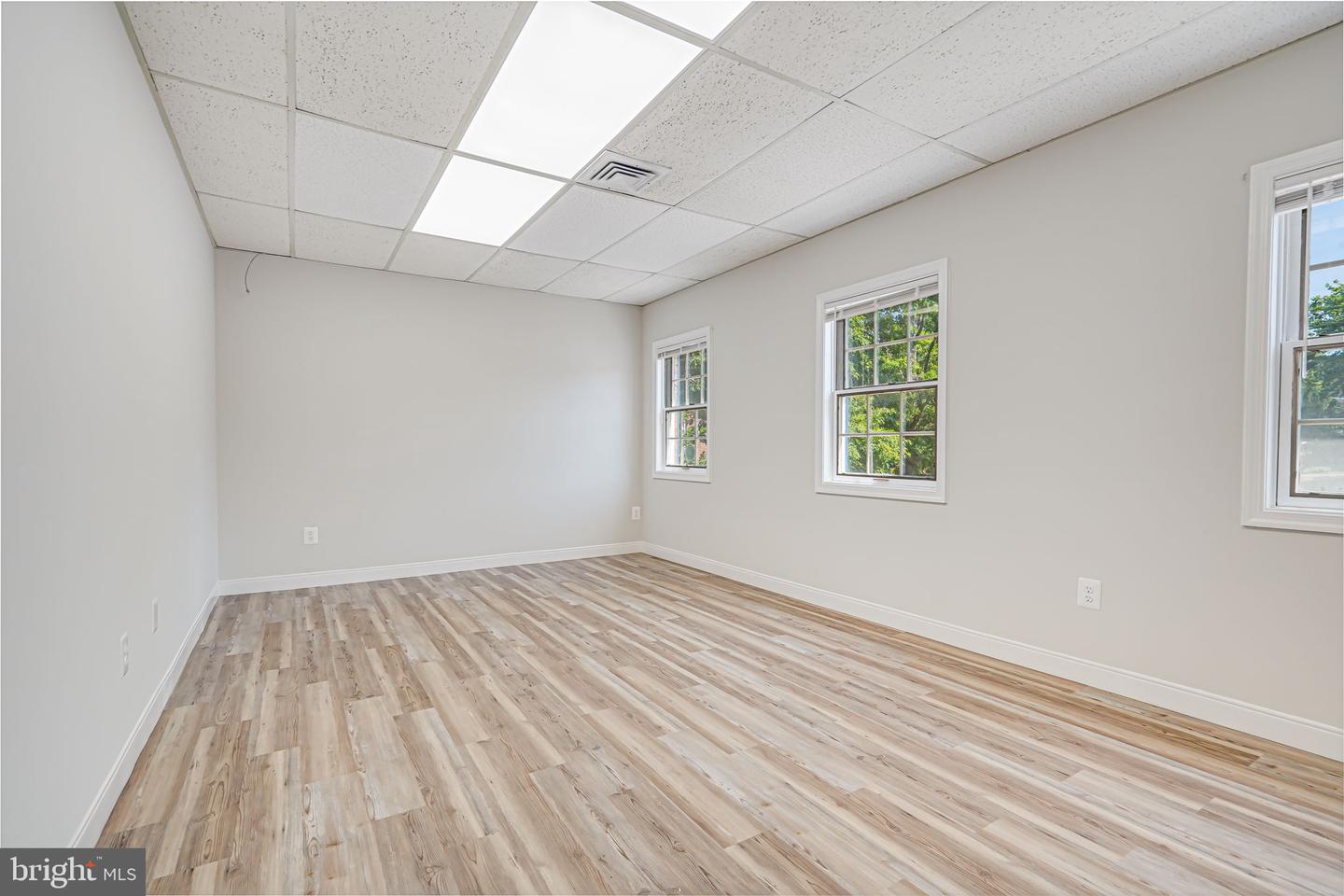 107 E Holly Ave #13 Property Photo 22