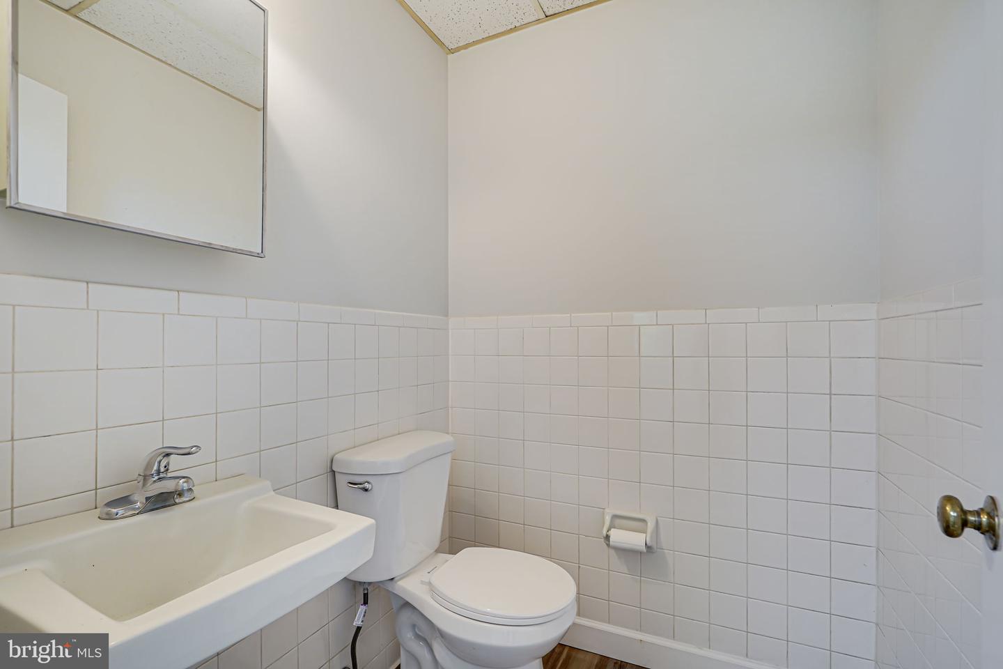 107 E Holly Ave #13 Property Photo 26