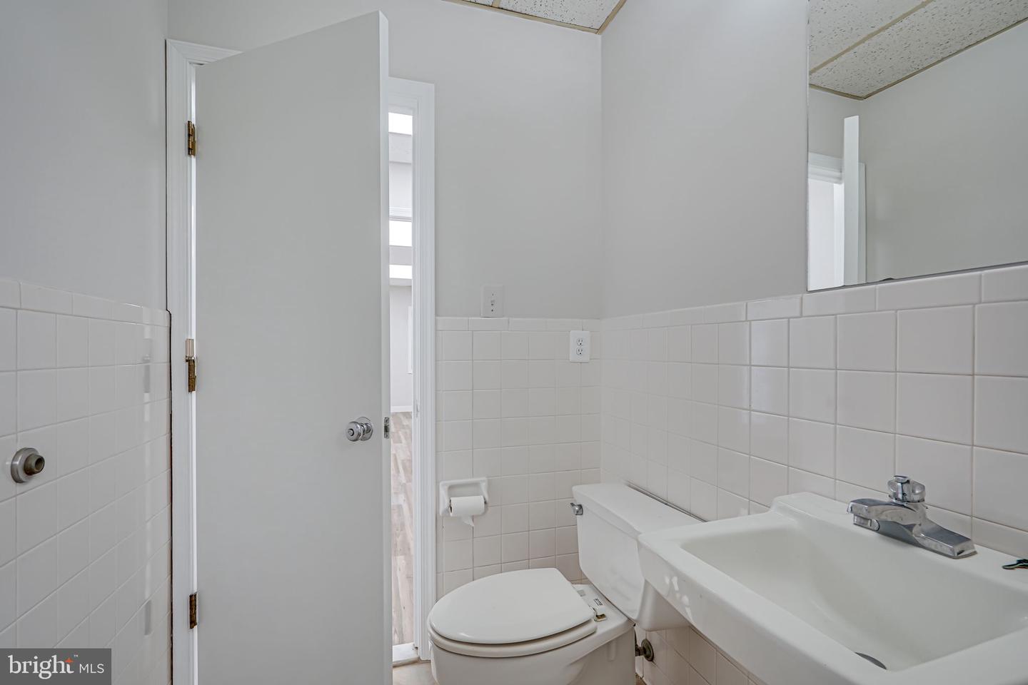 107 E Holly Ave #13 Property Photo 28