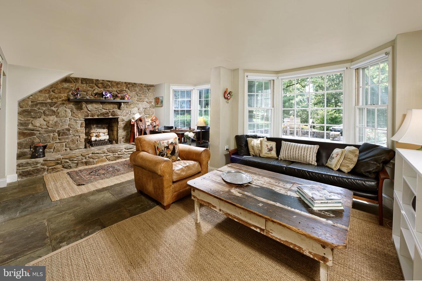 22780 Foxcroft Rd Property Photo 16