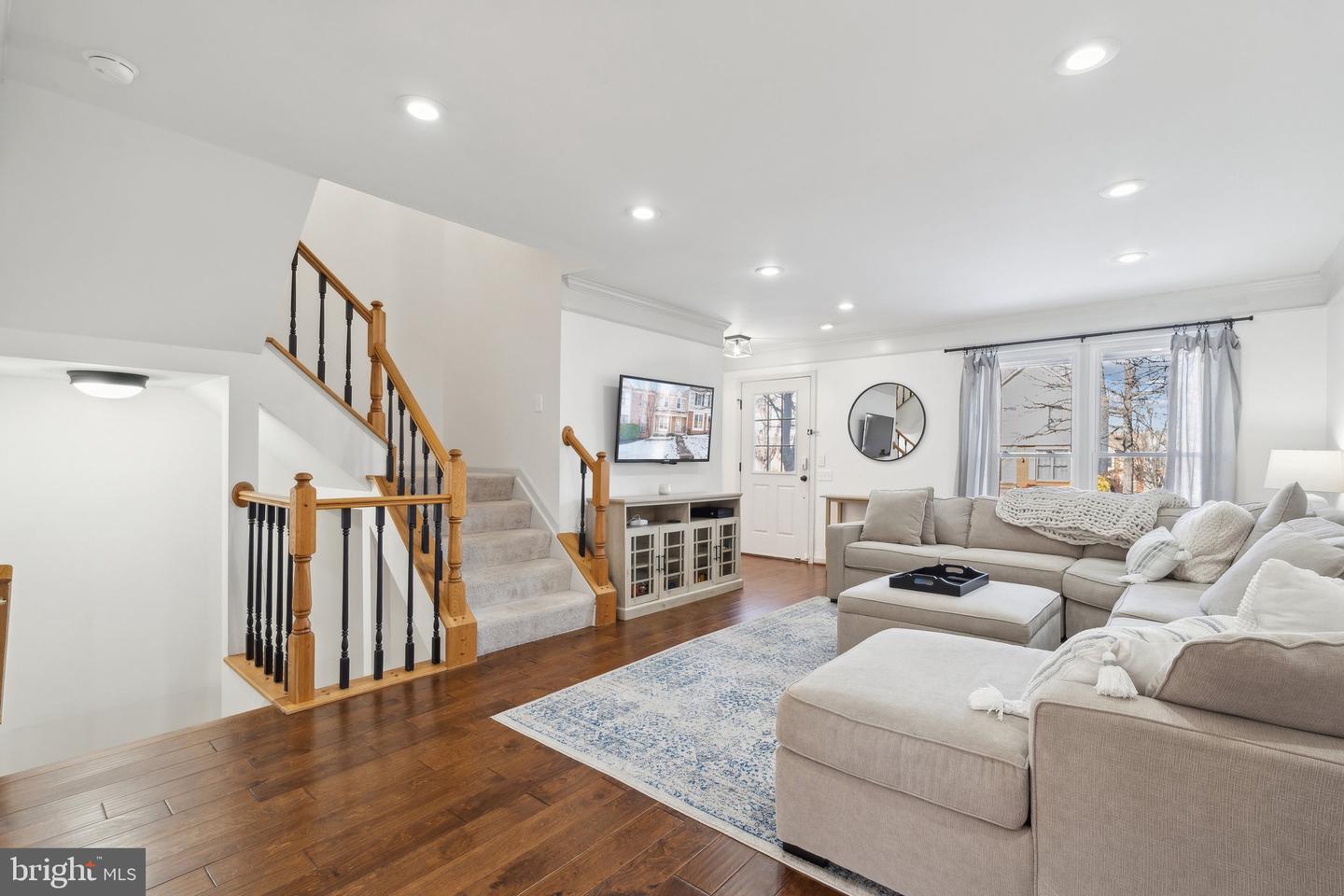 43854 Laburnum Sq Property Photo 2