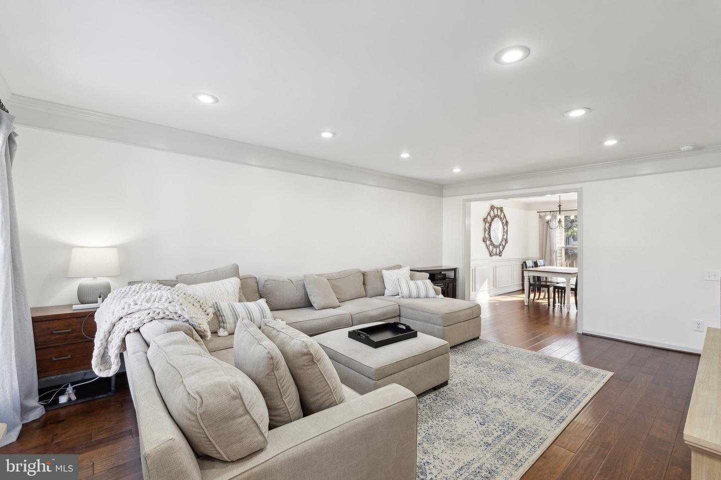 43854 Laburnum Sq Property Photo 3