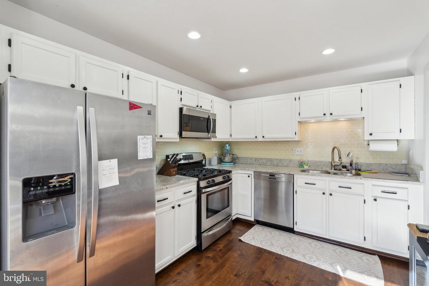 43854 Laburnum Sq Property Photo 9