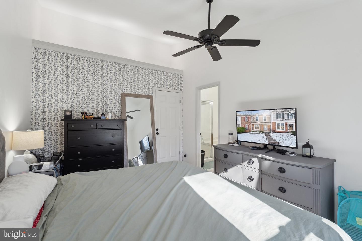 43854 Laburnum Sq Property Photo 16