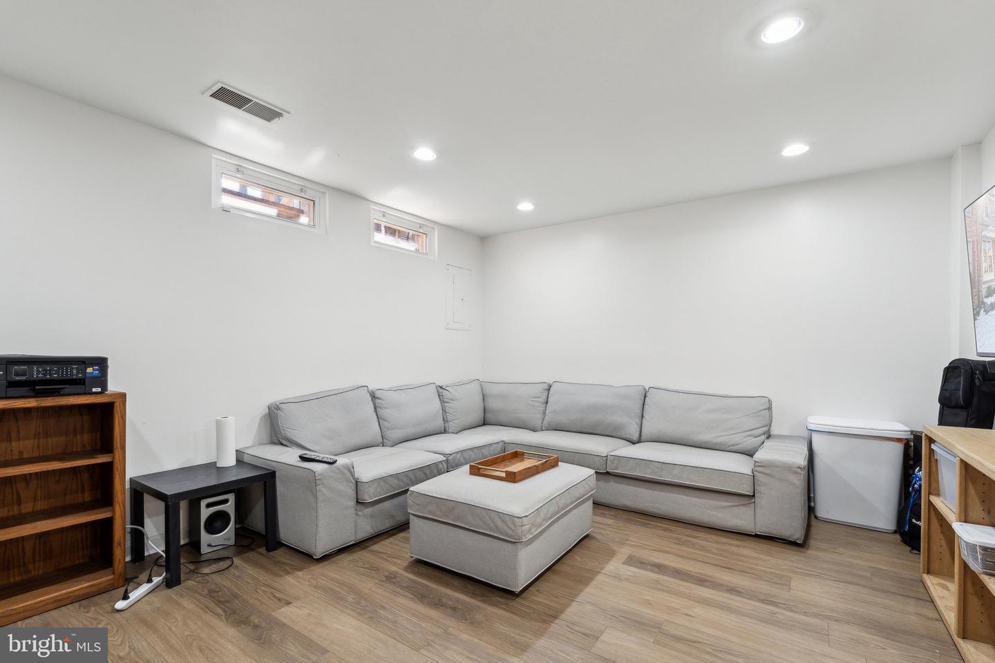 43854 Laburnum Sq Property Photo 29