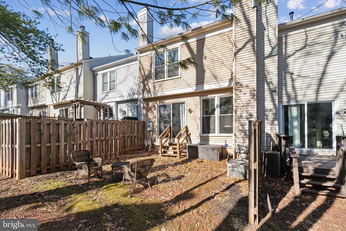 43854 Laburnum Sq Property Photo 35
