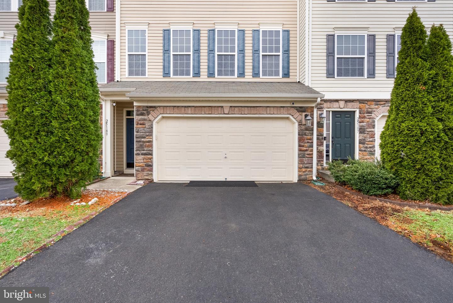 25189 Hummocky Ter Property Photo 1