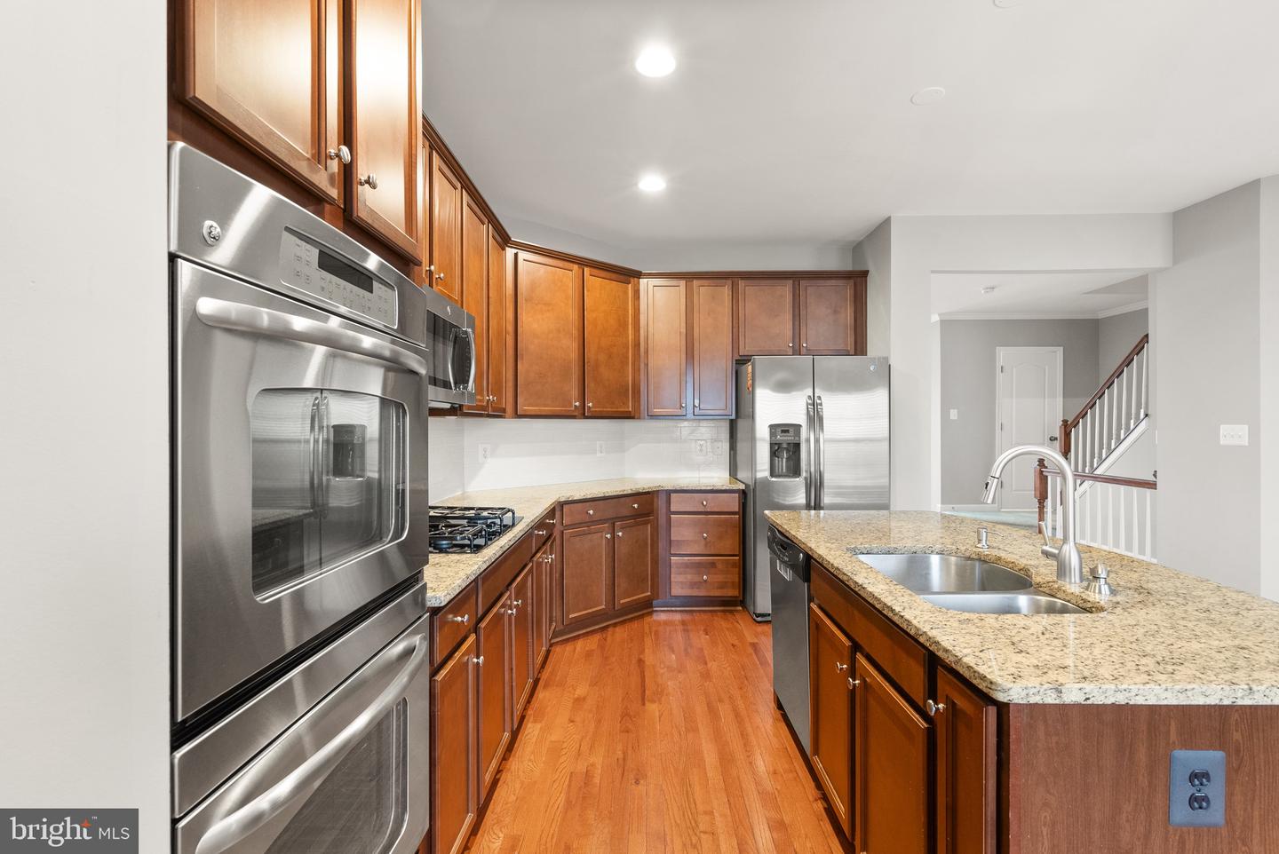 25189 Hummocky Ter Property Photo 6