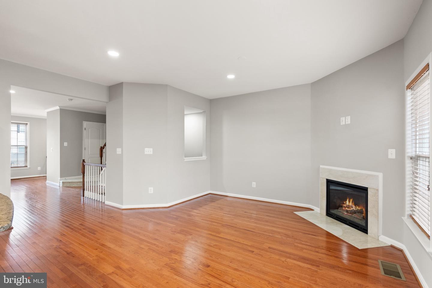 25189 Hummocky Ter Property Photo 10