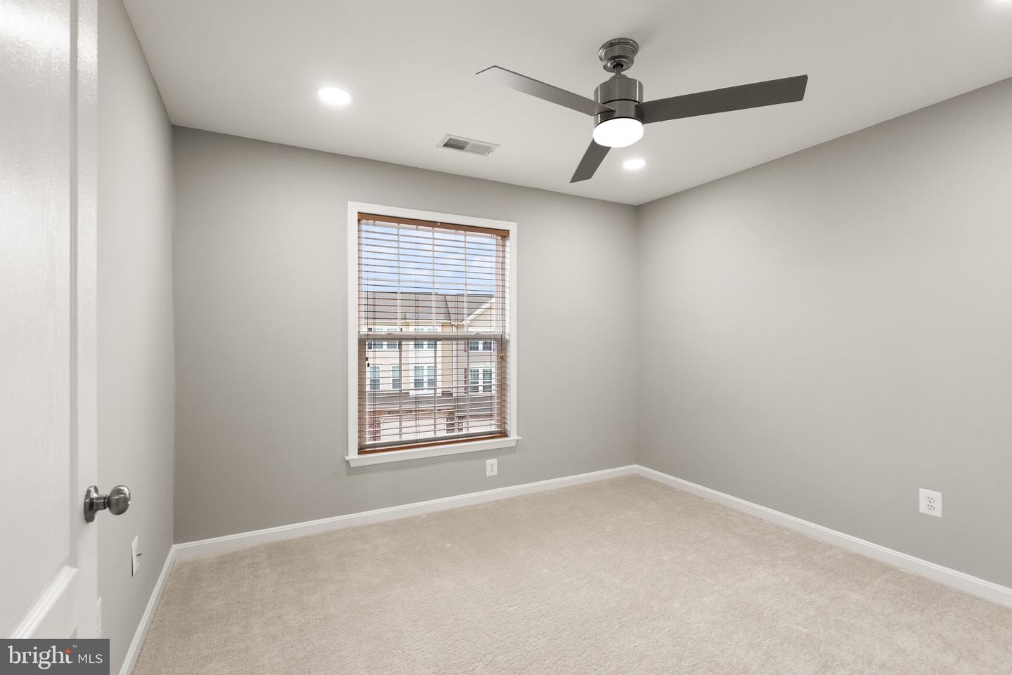 25189 Hummocky Ter Property Photo 30