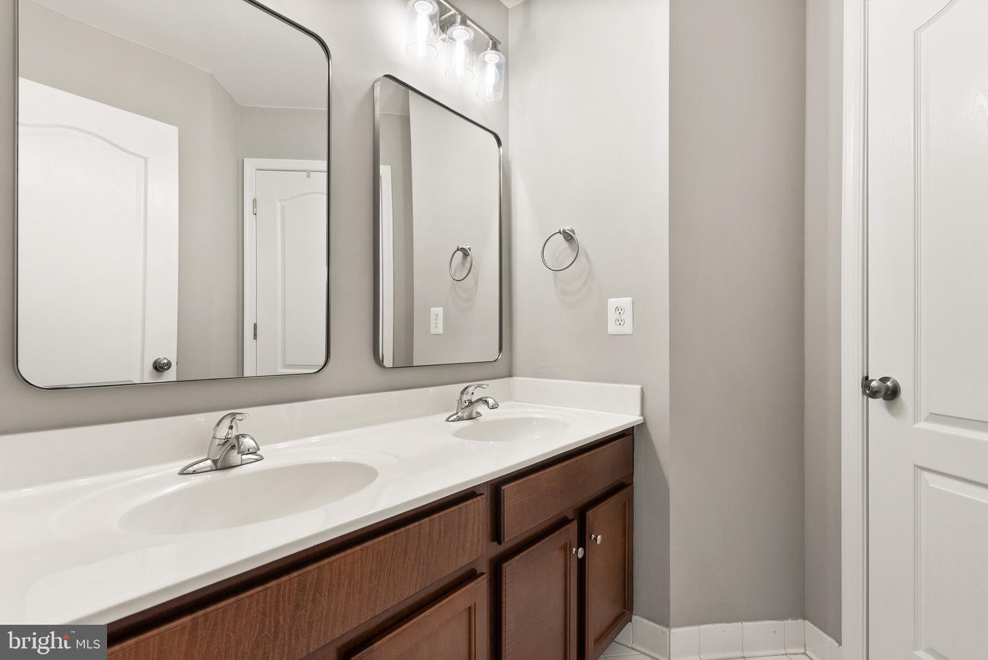 25189 Hummocky Ter Property Photo 34