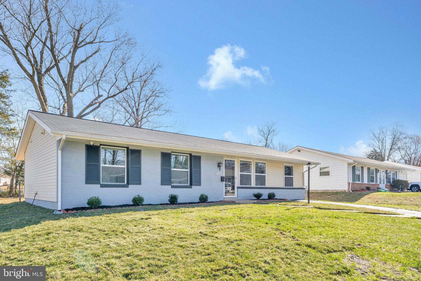 1038 S Ironwood Rd Property Photo 3
