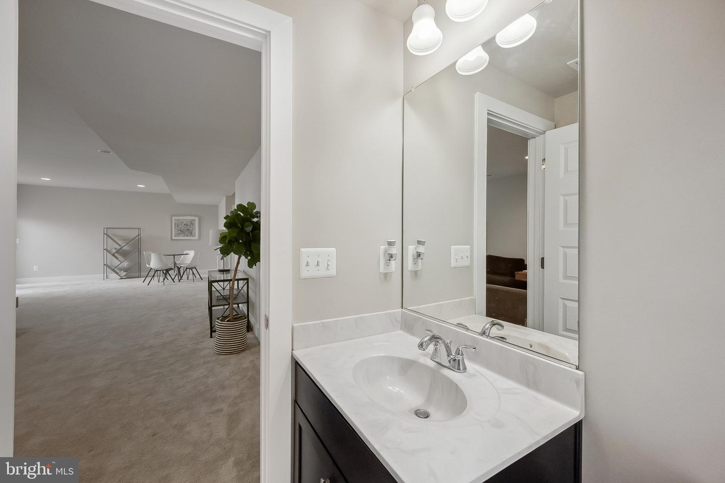 14879 Falconaire Pl Property Photo 35