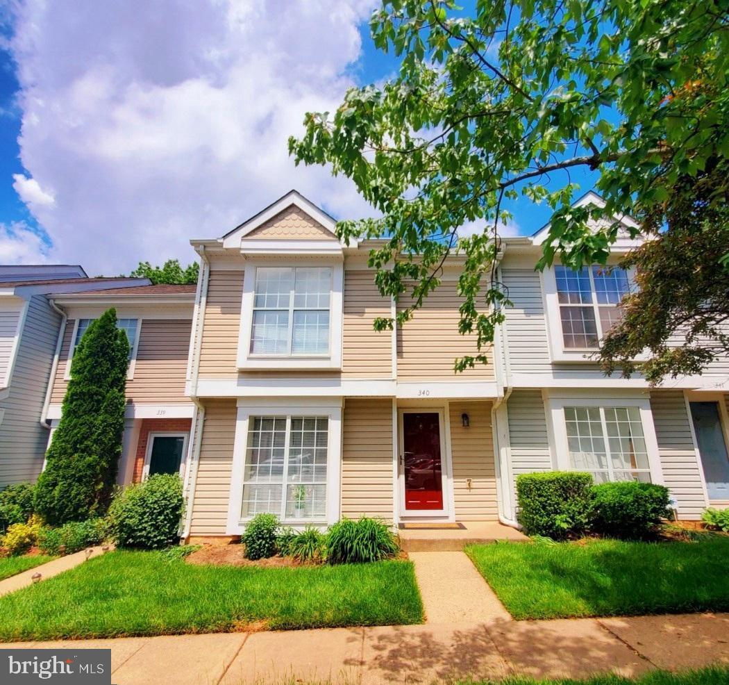 340 Lancaster Sq Property Photo