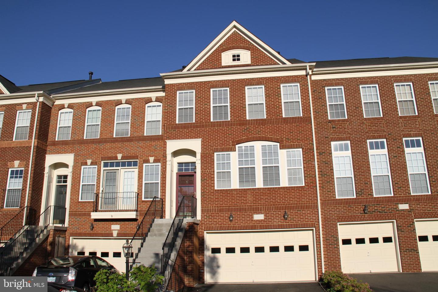 22076 Dilworth Sq Property Photo