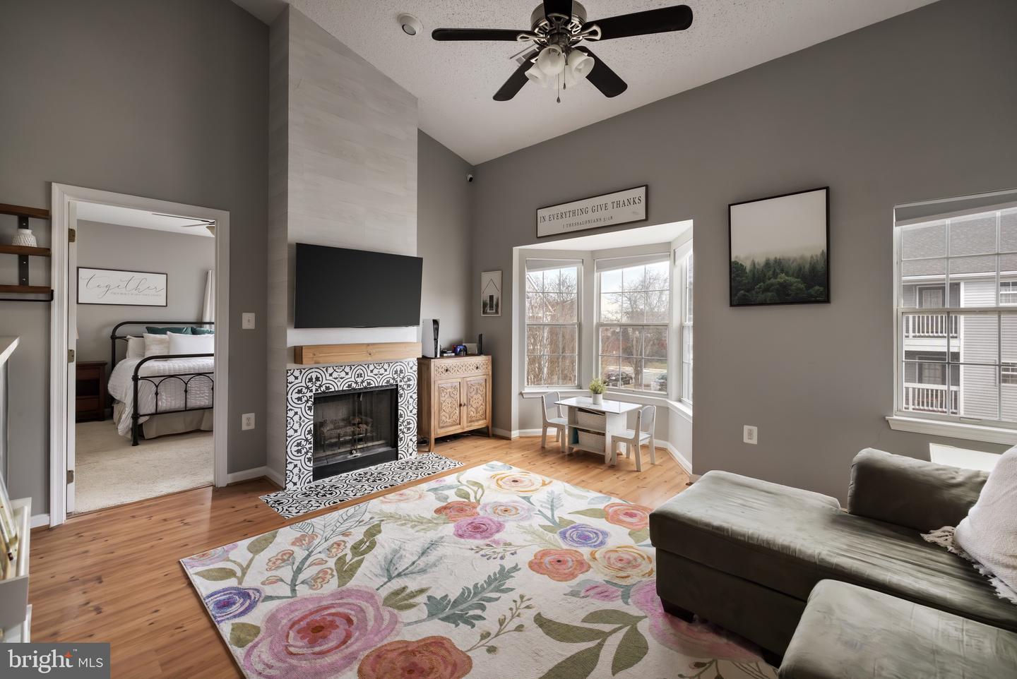 665 Constellation Sq Se #f Property Photo