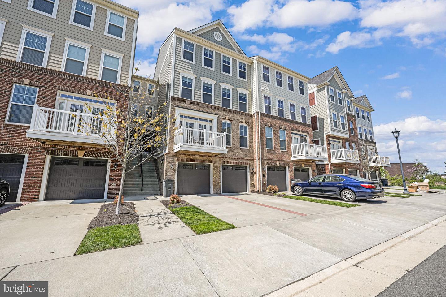 43373 Town Gate Sq Property Photo 1