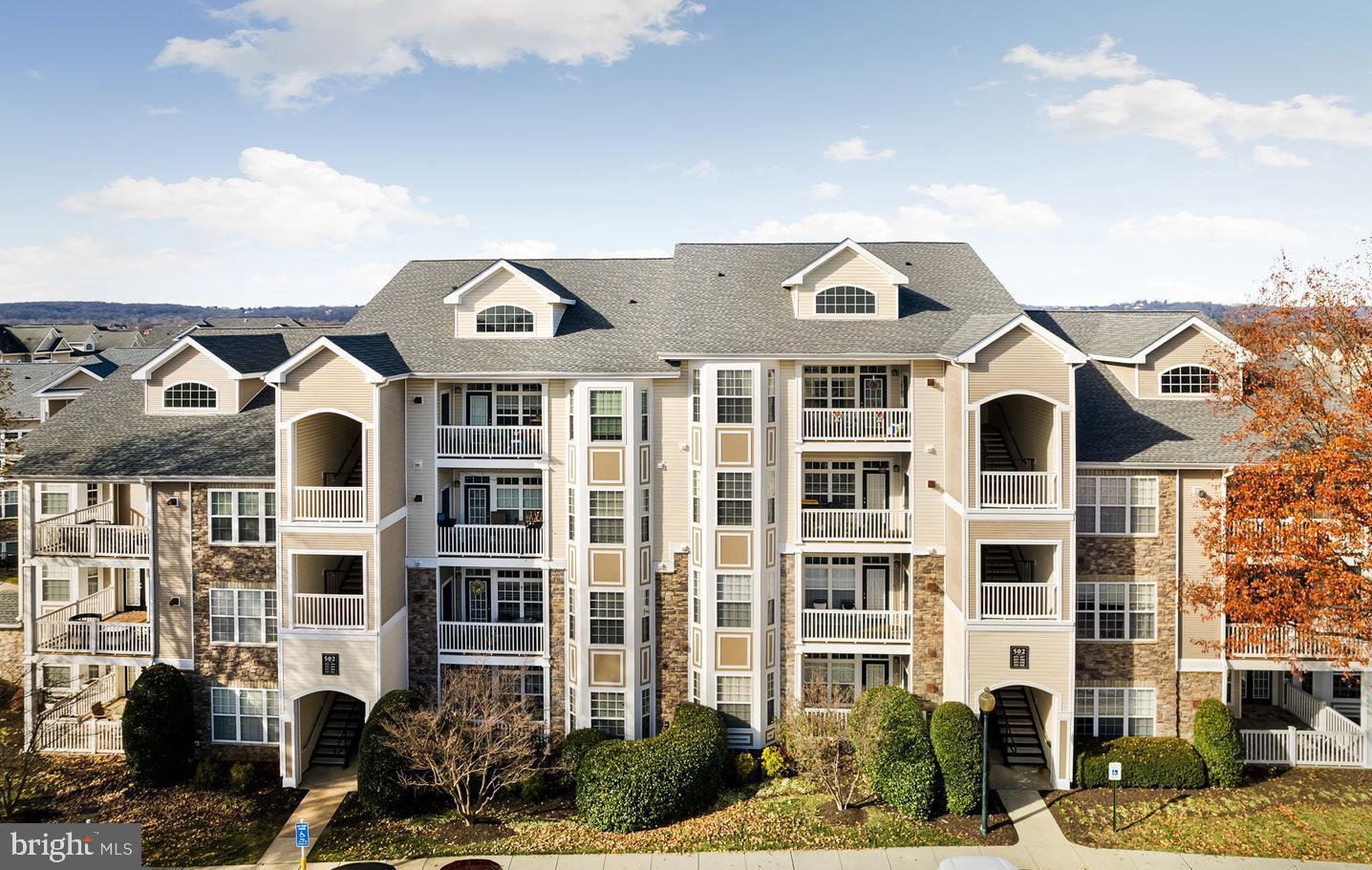502 Sunset View Ter Se #302 Property Photo