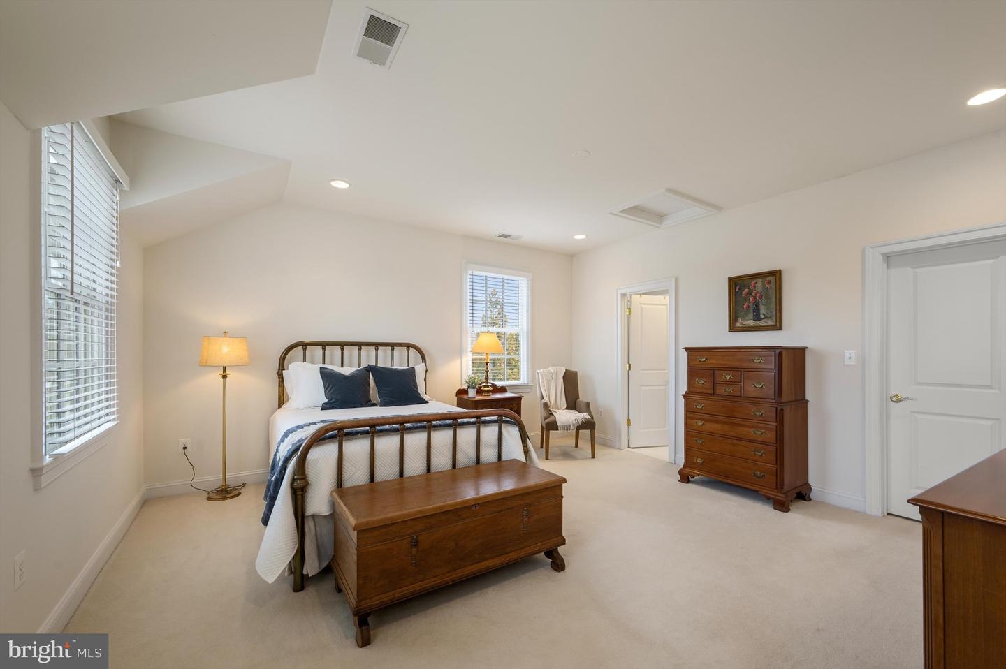 20880 Eckbo Dr Property Photo 47