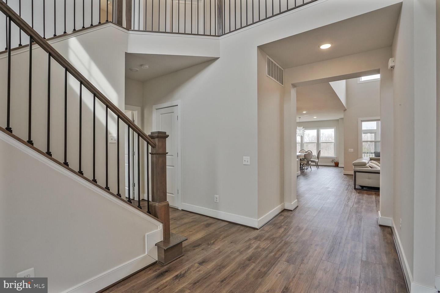 26570 Henry Hill Dr Property Photo 8