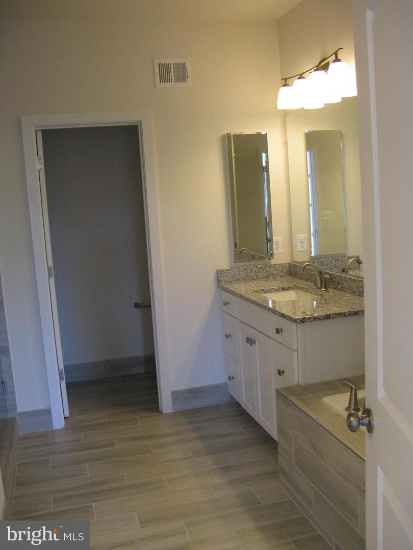 42363 Chapel Gate Ter Property Photo 18