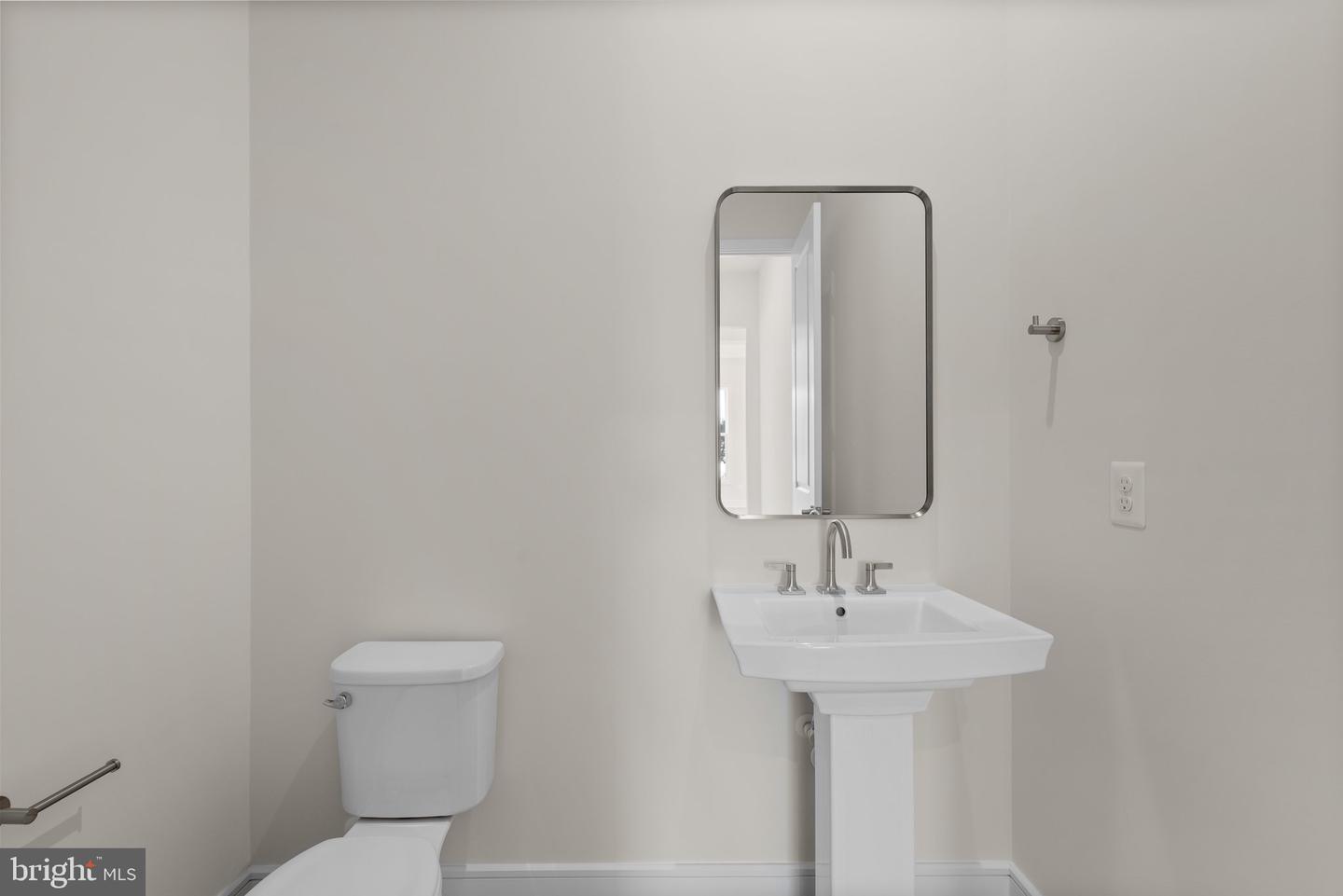 14733 Fordson Ct Property Photo 18